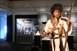 Die Ötzi Figur in der Sonderausstellung Ötzi
